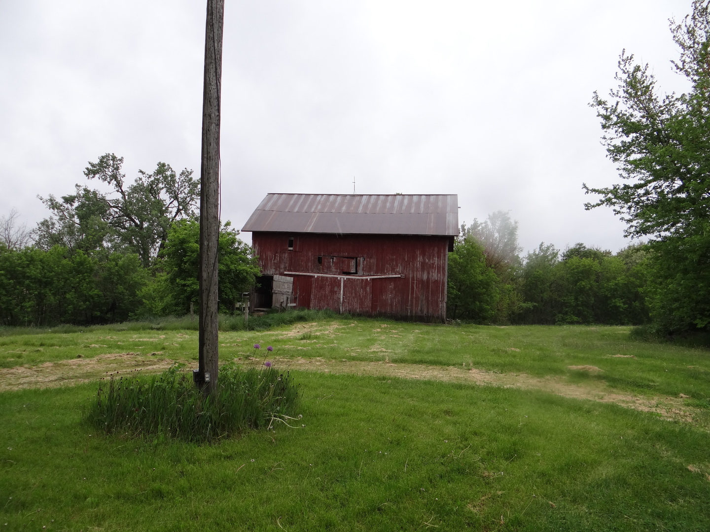 2529 Shaw Road West Brooklyn, IL 61378 - Photo 4 of 15 a view of a tiny house with a park