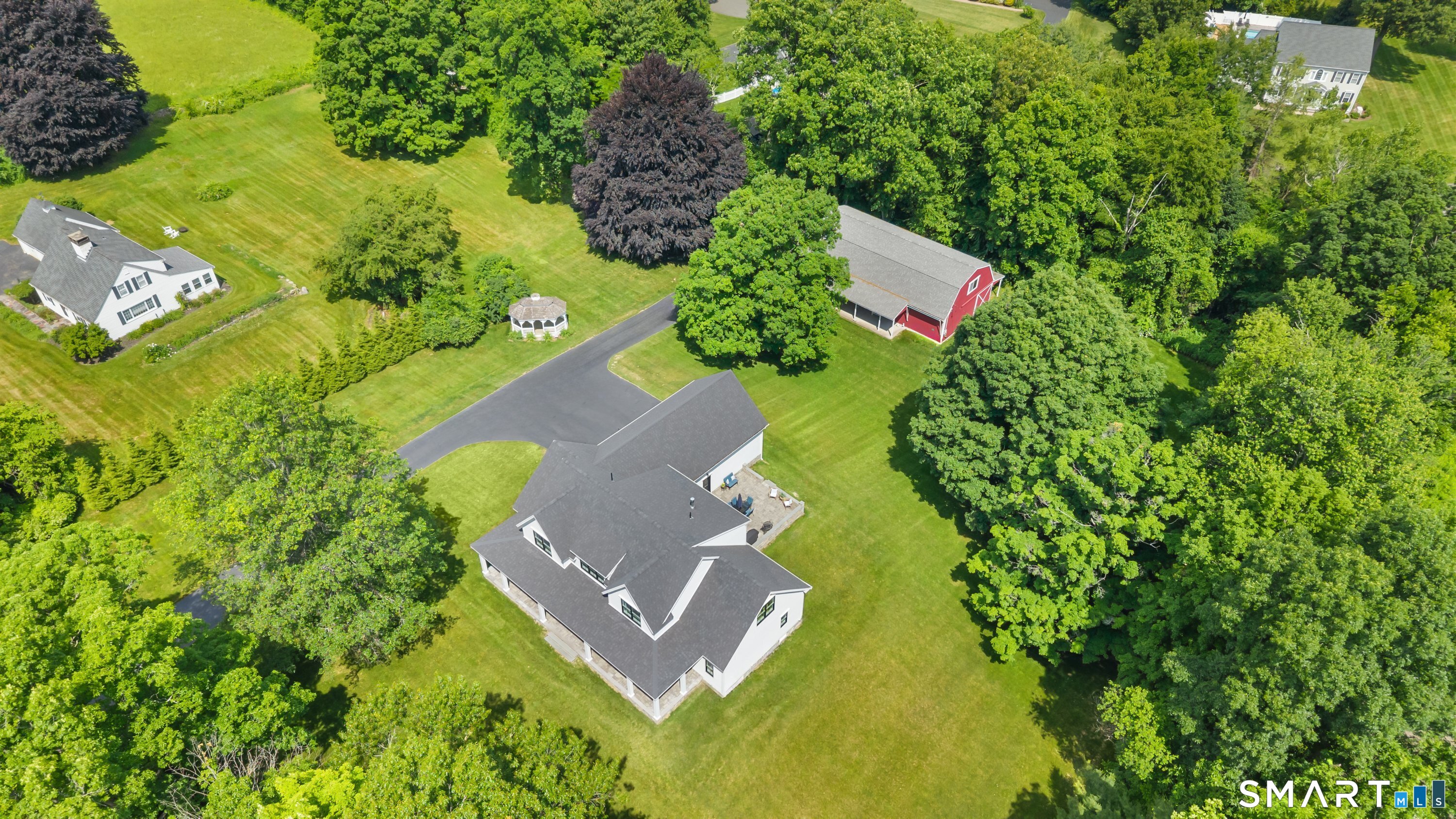 773 West Avon Road Avon, CT 06001 - Photo 3 of 40