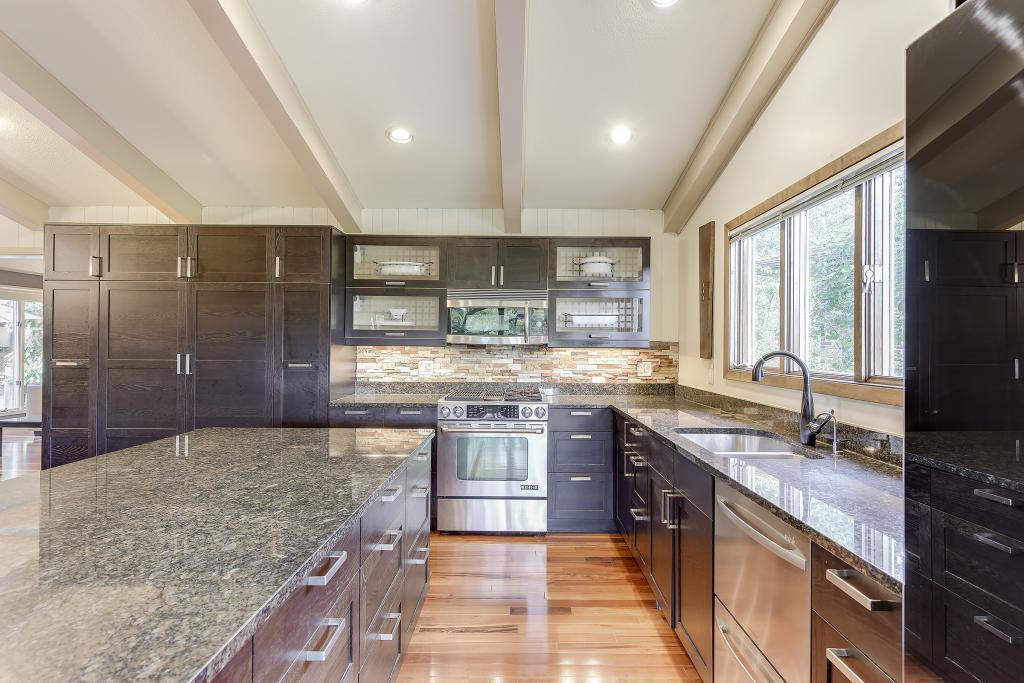 7205 Gleason Road Edina, MN 55439 - Photo 11 of 48