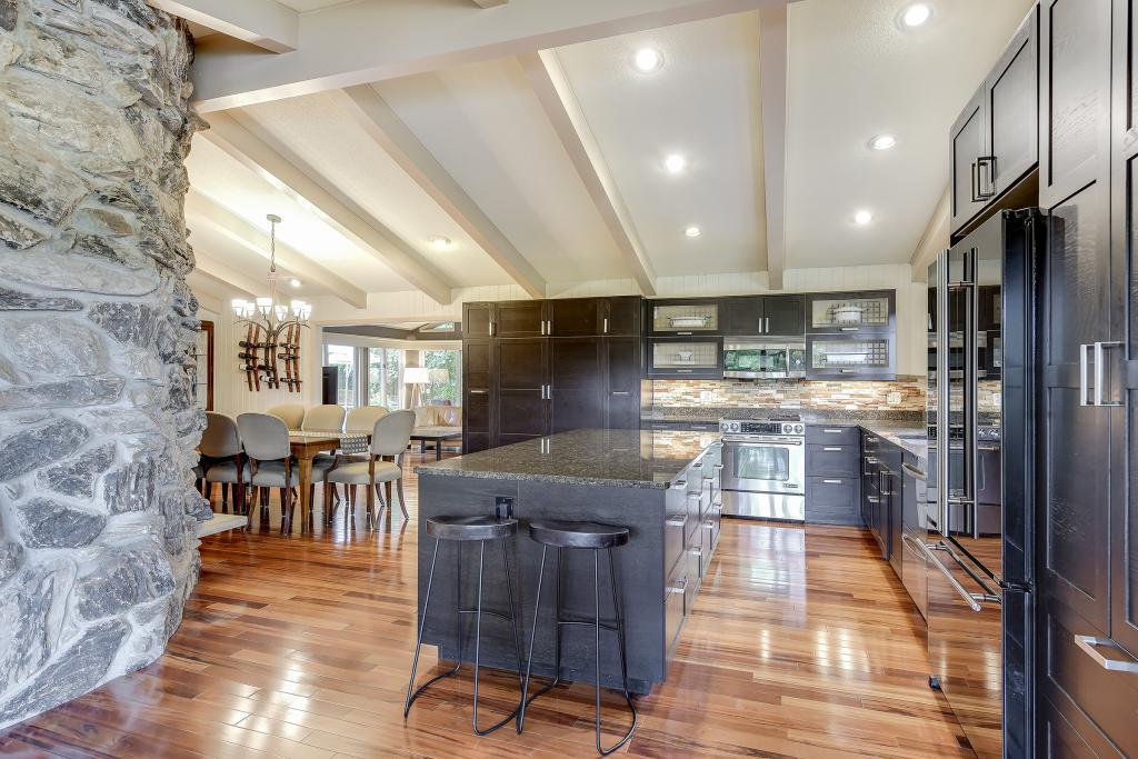 7205 Gleason Road Edina, MN 55439 - Photo 10 of 48