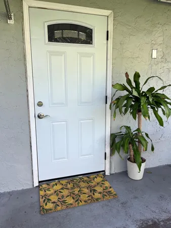 $1,300 | 735 Northeast 37th Street, Unit B, Oakland Park, FL 33334