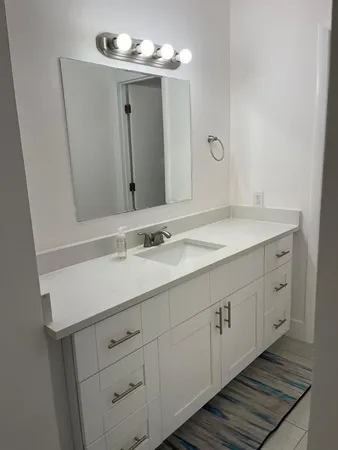 $1,300 | 735 Northeast 37th Street, Unit B, Oakland Park, FL 33334