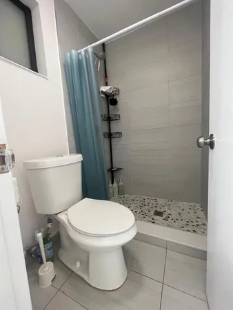 $1,300 | 735 Northeast 37th Street, Unit B, Oakland Park, FL 33334