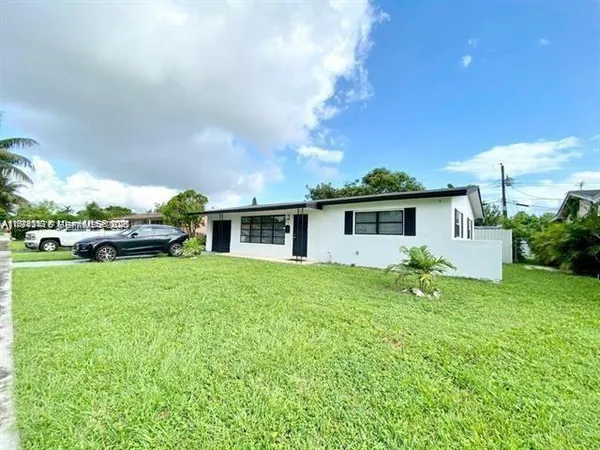 $450,000 | 6521 Northwest 21st Street, Sunrise, FL 33313