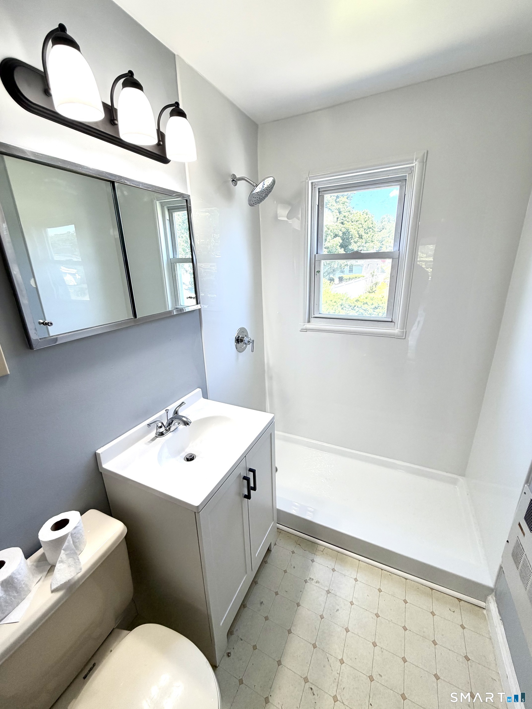 460 Stonybrook Road Stratford, CT 06614 - Photo 3 of 4