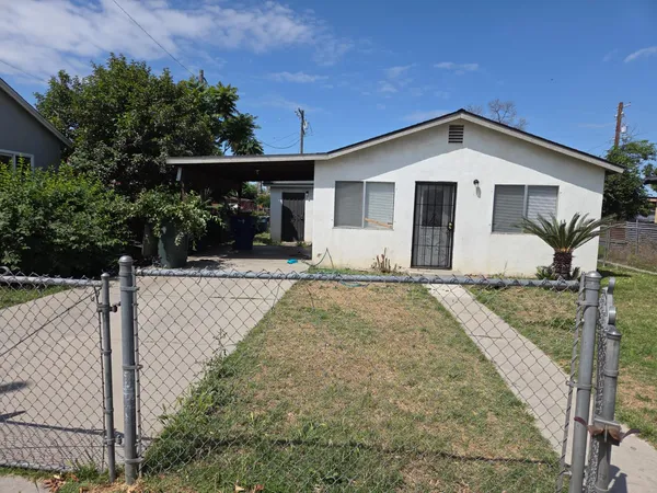 $275,000 | 2690 South Cedar Avenue, Fresno, CA 93725