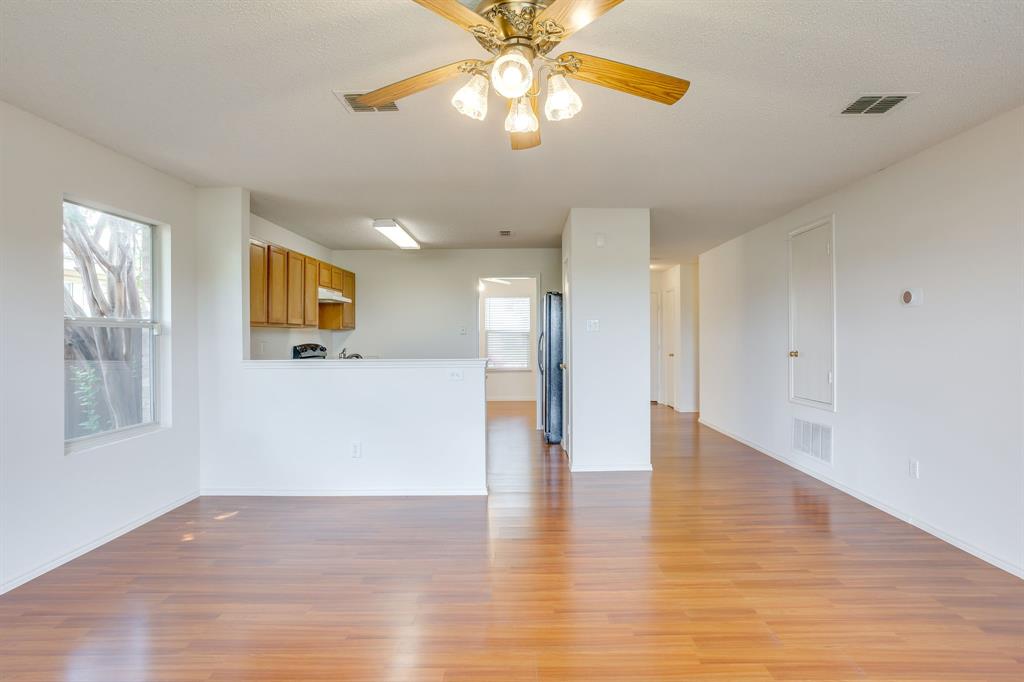 3855 Hunters Point Way Fort Worth, TX 76123 - Photo 13 of 35