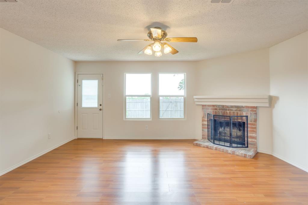 3855 Hunters Point Way Fort Worth, TX 76123 - Photo 15 of 35