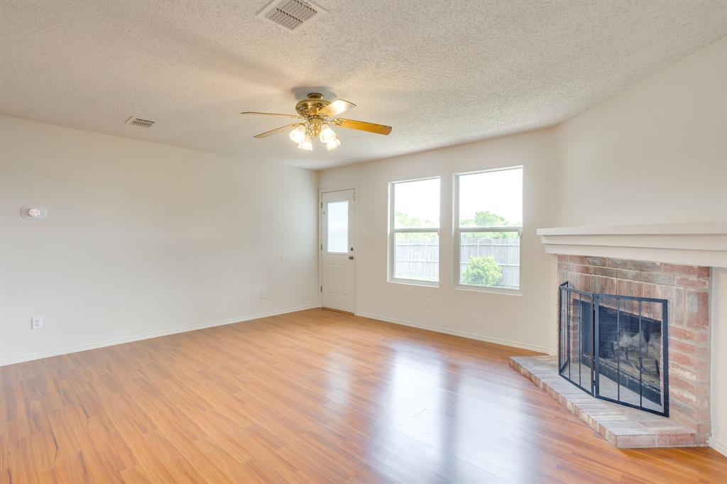 3855 Hunters Point Way Fort Worth, TX 76123 - Photo 16 of 35
