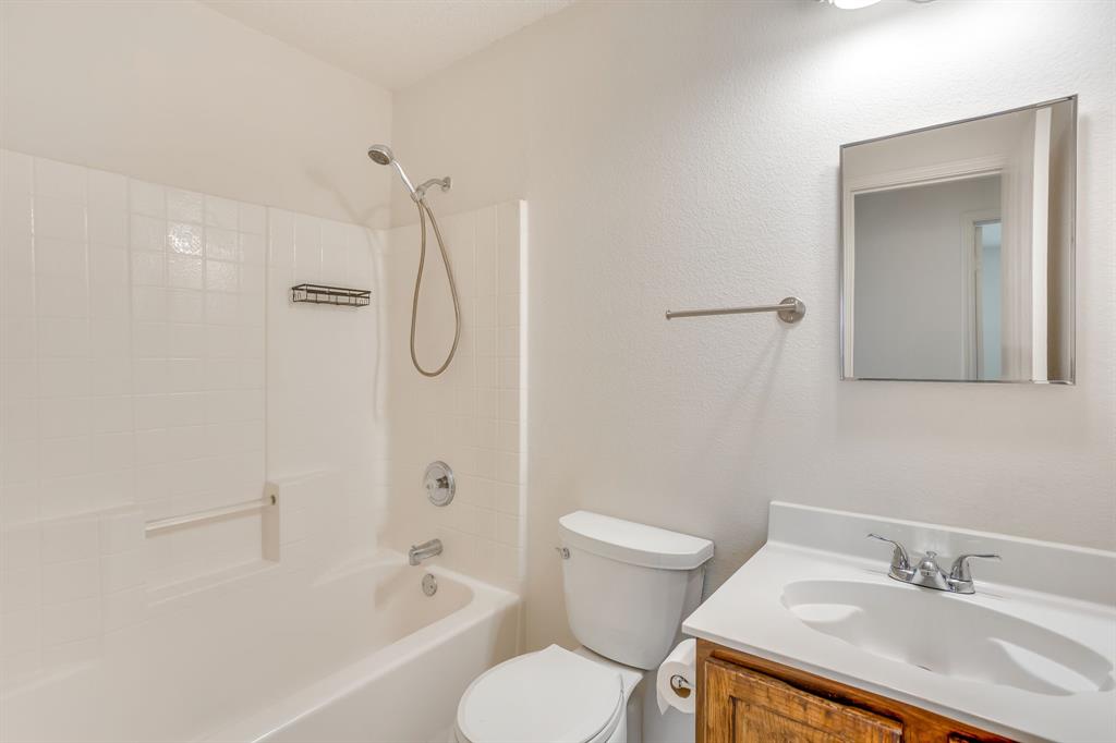 3855 Hunters Point Way Fort Worth, TX 76123 - Photo 20 of 35