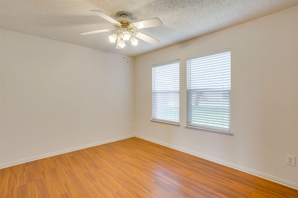 3855 Hunters Point Way Fort Worth, TX 76123 - Photo 3 of 35