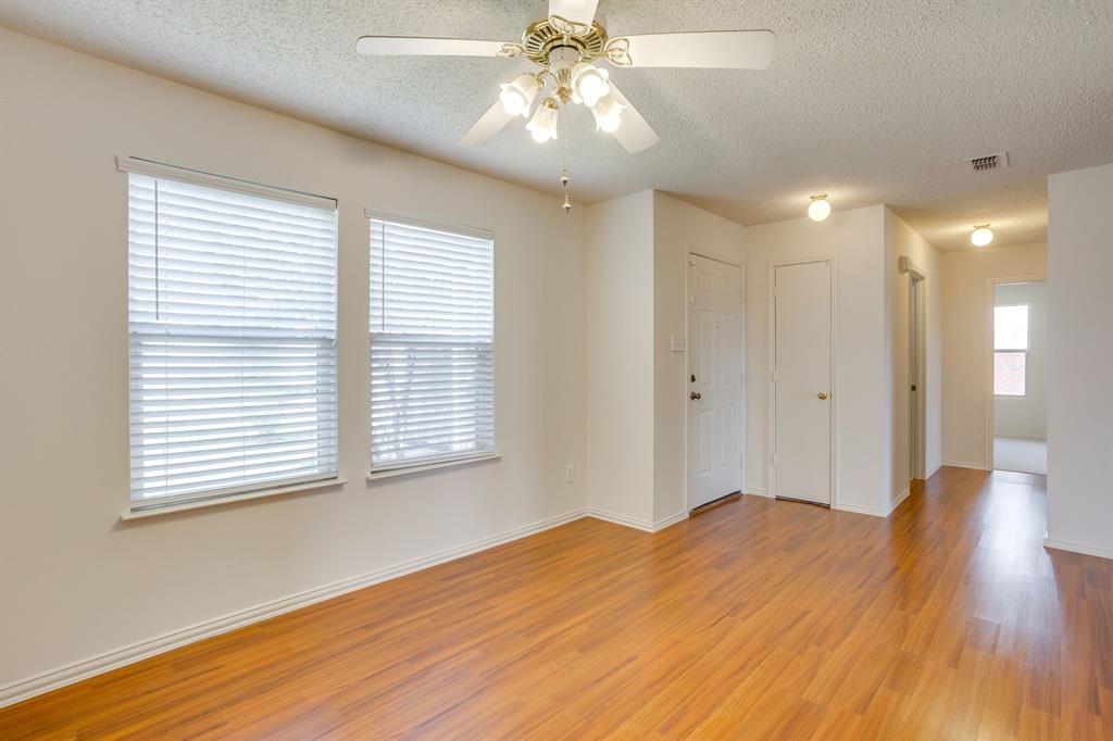 3855 Hunters Point Way Fort Worth, TX 76123 - Photo 4 of 35
