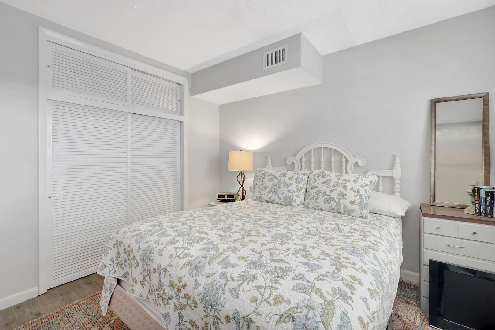 15 Southeast 13th Street, Unit D2 Boca Raton, FL 33432 - Photo 16 of 18 15 SE 13th BED #2