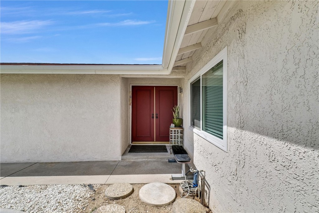 2111 Whitestone Drive Riverside, CA 92506 - Photo 5 of 48