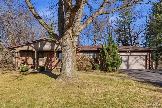 $260,000 | 130 Dianne Drive, Belleville, IL 62220