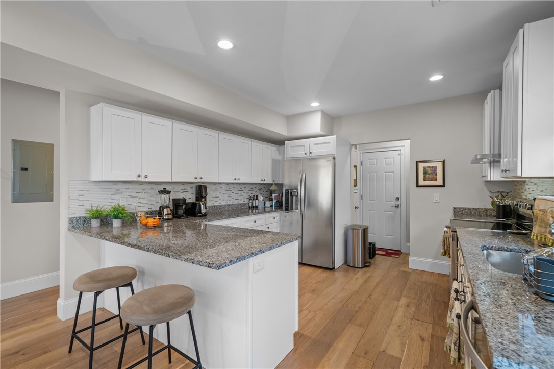 12 University Avenue Providence, RI 02906 - Photo 20 of 44