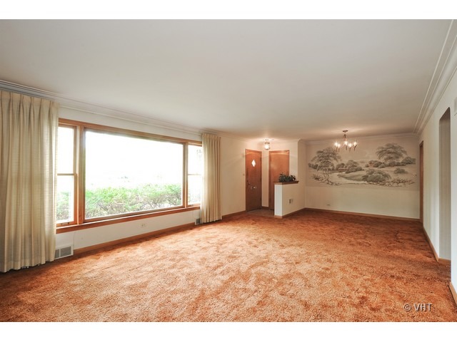 1614 Berkeley Road Highland Park, IL 60035 - Photo 3 of 10