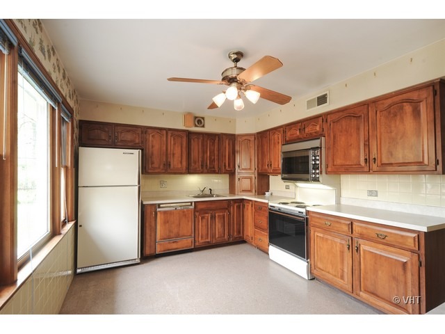 1614 Berkeley Road Highland Park, IL 60035 - Photo 4 of 10