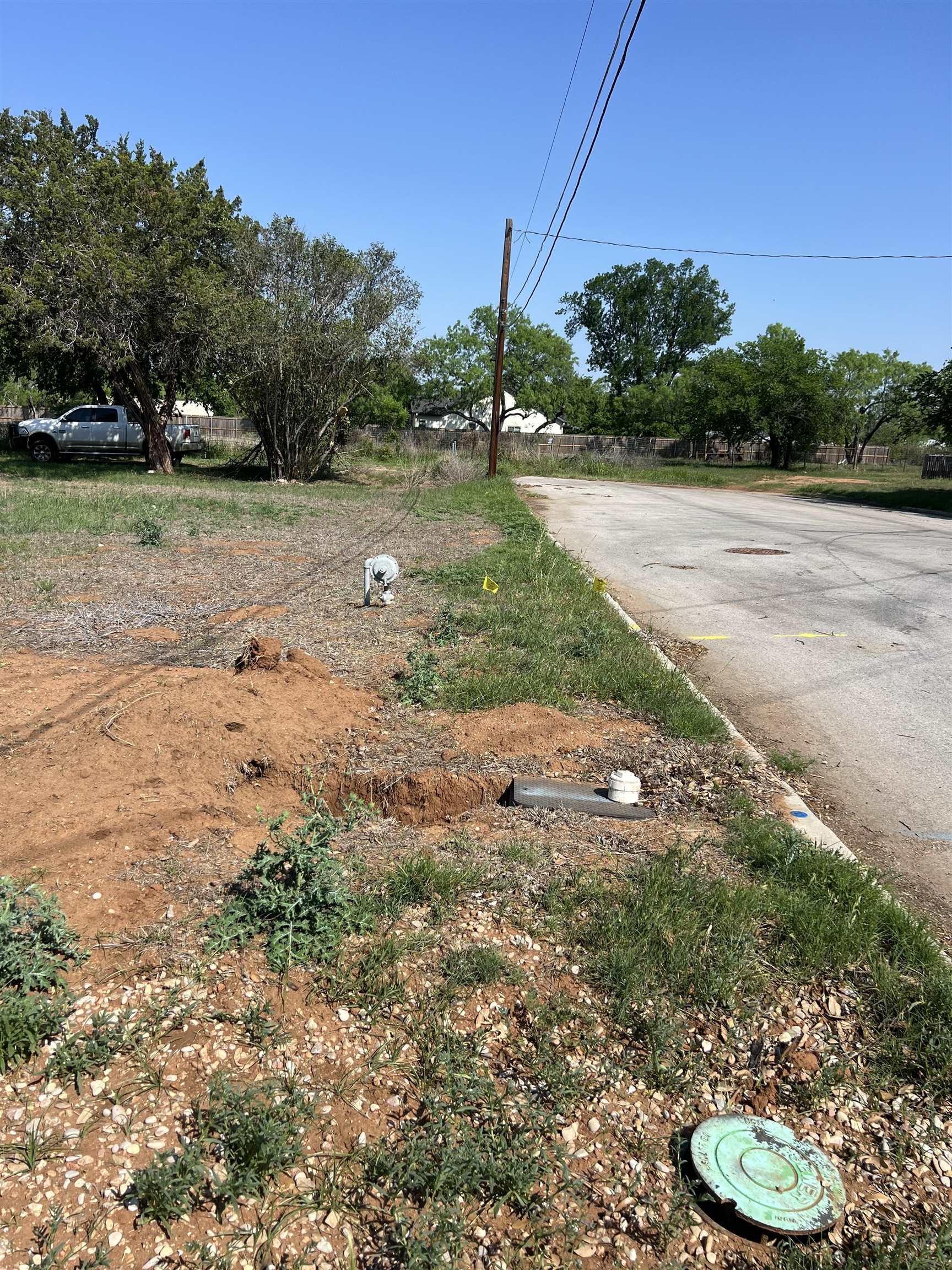 609 East Main Street Llano, TX 78643 - Photo 23 of 24 a backyard of a house with lots of green space