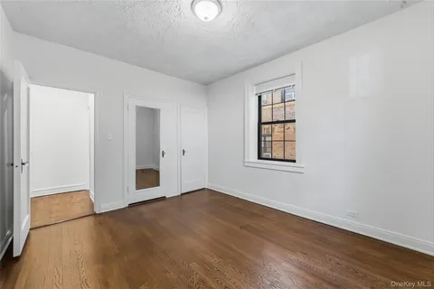 $319,500 | 14 North Chatsworth Avenue, Unit 1K, Larchmont, NY 10538