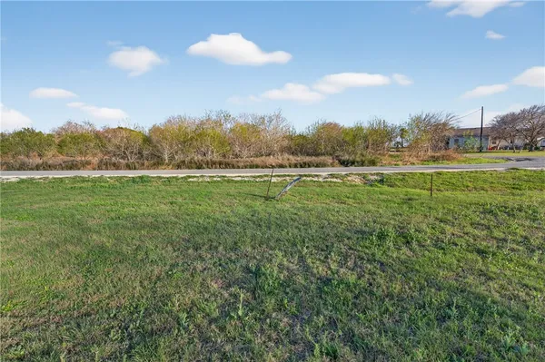 $35,000 | 302 1st Street, Bayside, TX 78340