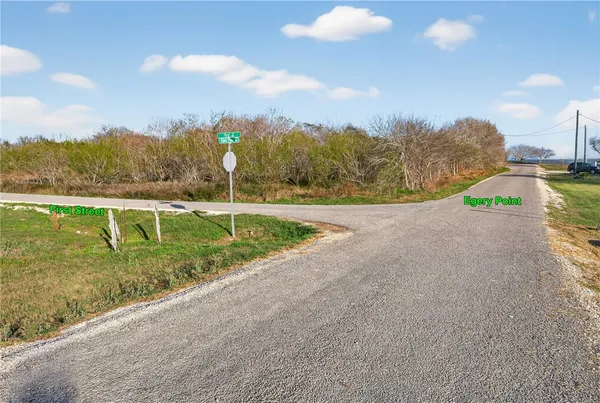 $35,000 | 302 1st Street, Bayside, TX 78340