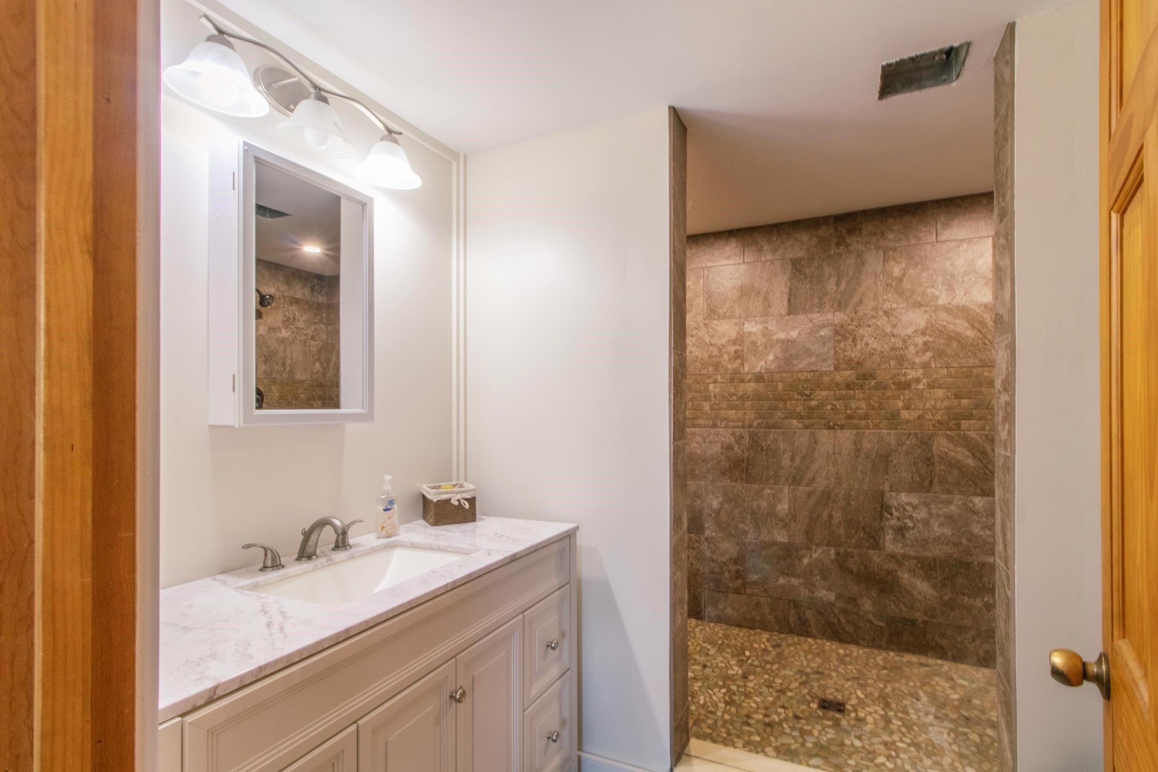 758 Herrick Road Derby, VT 05829 - Photo 15 of 40