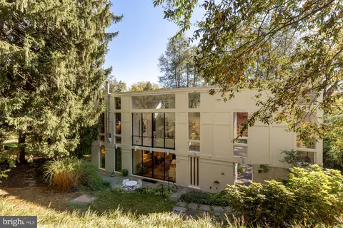 $1,895,000 | 3524 Williamsburg Lane Northwest, Washington, DC 20008