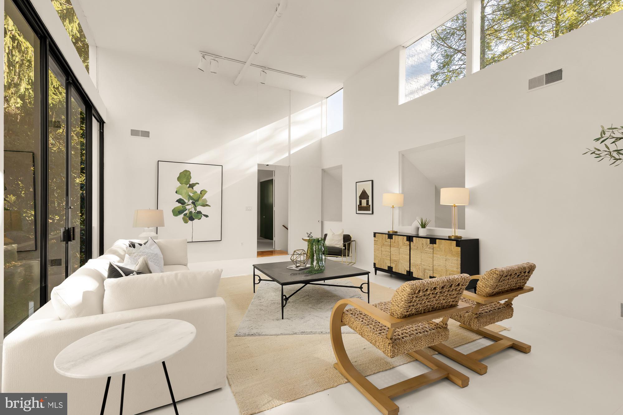 3524 Williamsburg Lane Northwest Washington, DC 20008 - Photo 4 of 49 a living room with furniture