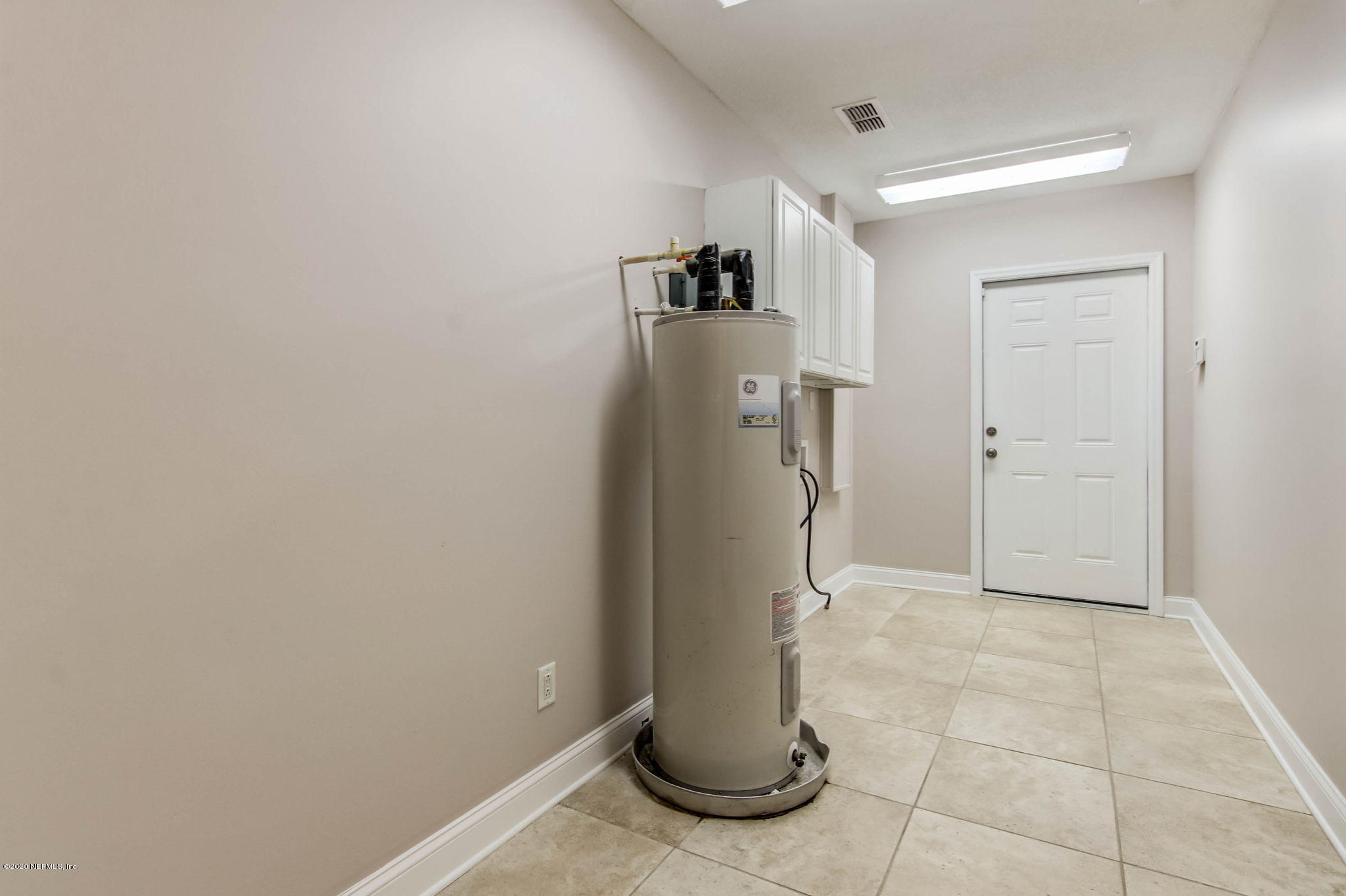 946 Browns Road Middleburg, FL 32068 - Photo 40 of 53 LARGE LAUNDRY ROOM