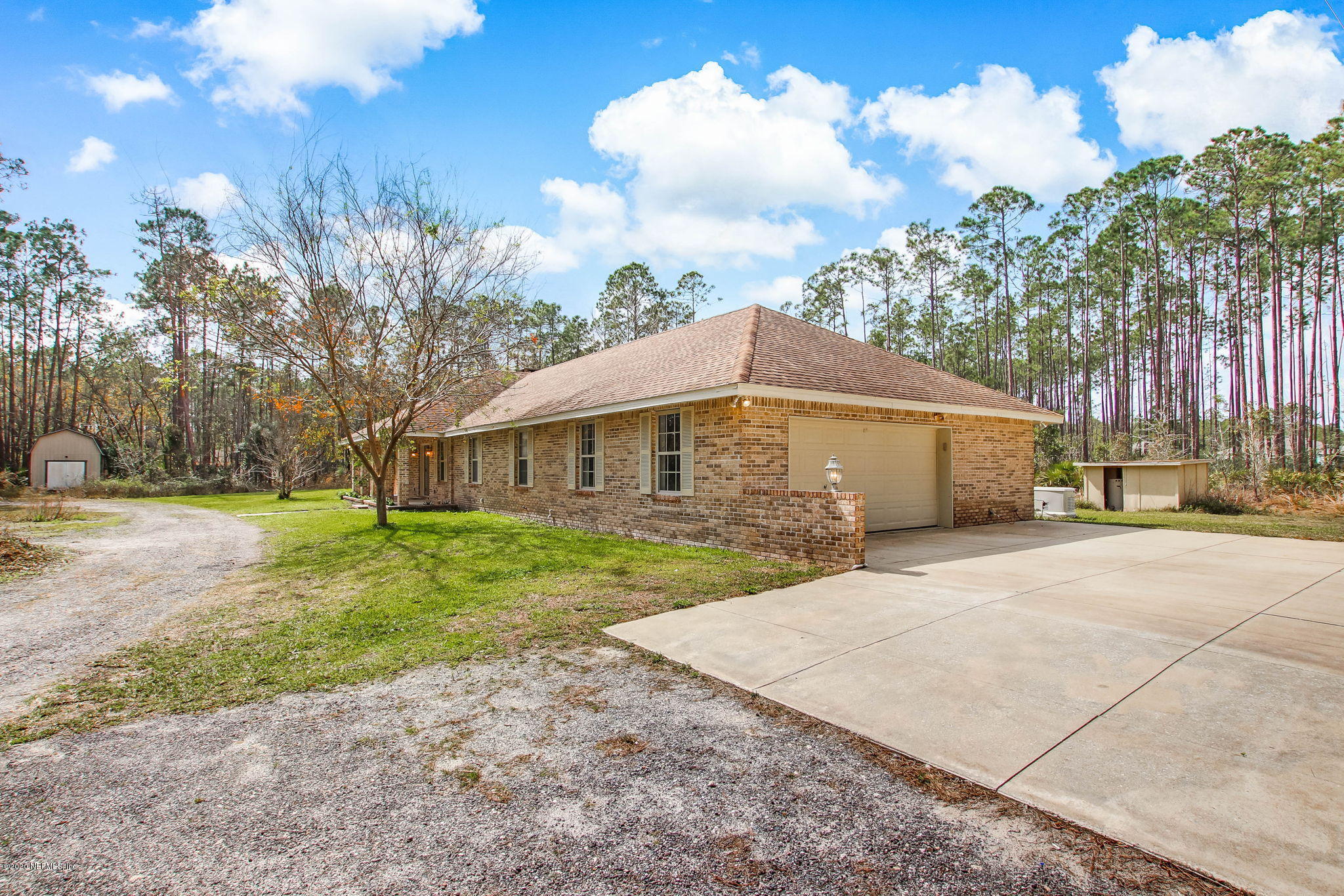 946 Browns Road Middleburg, FL 32068 - Photo 6 of 53 SIDE ENTRY GARAGE