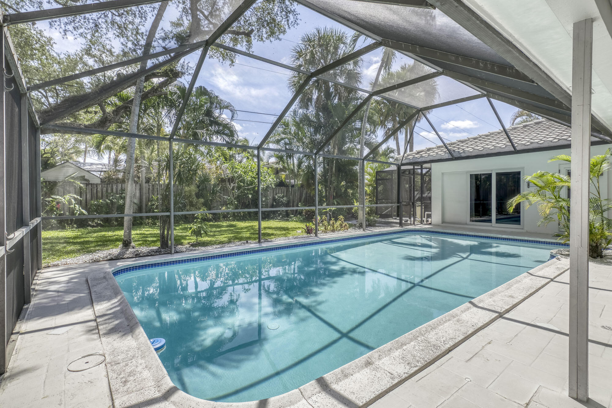 68 Southwest 10th Terrace Boca Raton, FL 33486 - Photo 3 of 35 009