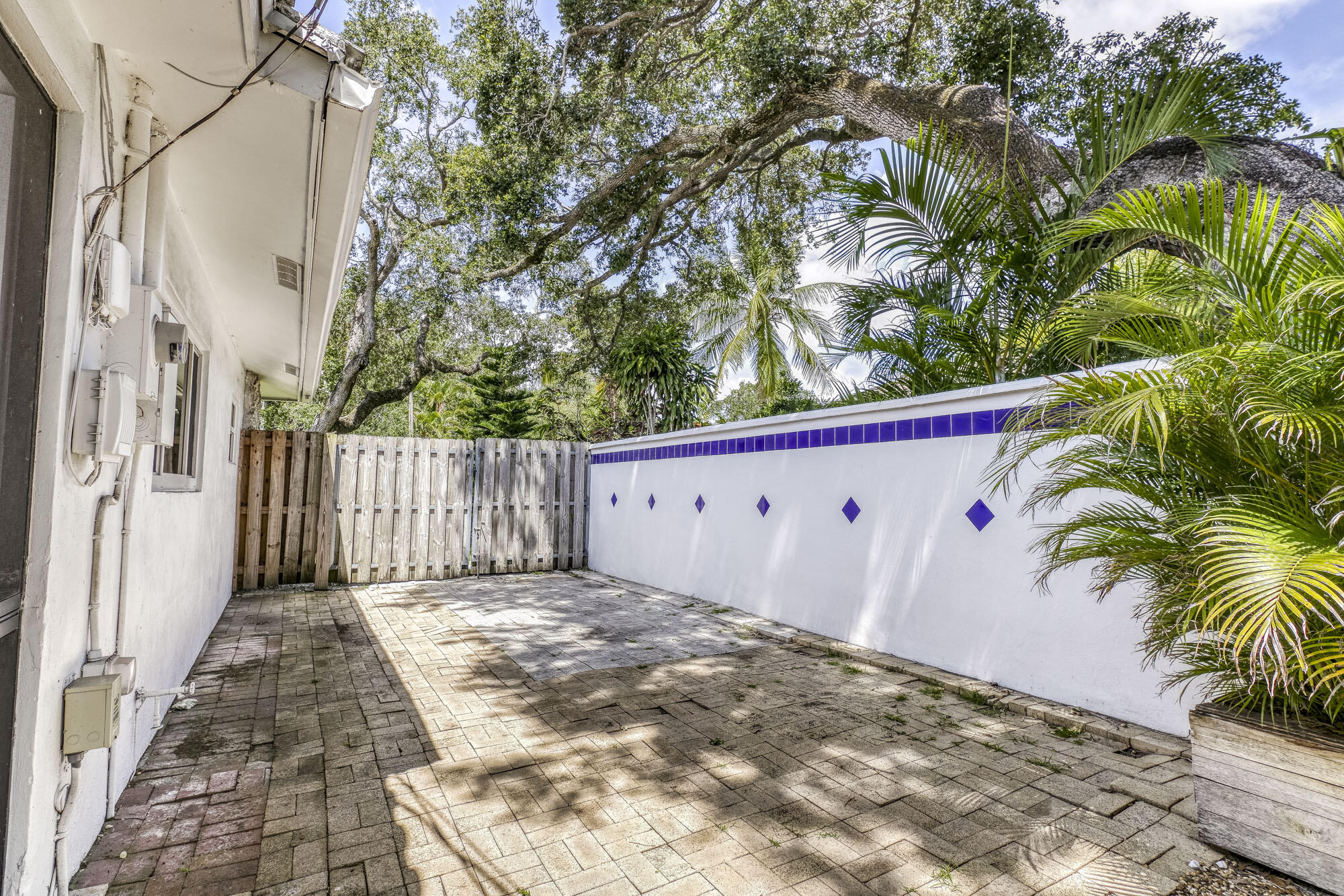 68 Southwest 10th Terrace Boca Raton, FL 33486 - Photo 34 of 35 004