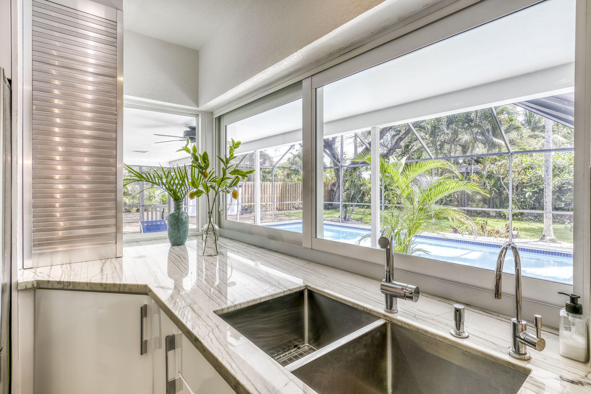 68 Southwest 10th Terrace Boca Raton, FL 33486 - Photo 8 of 35 030
