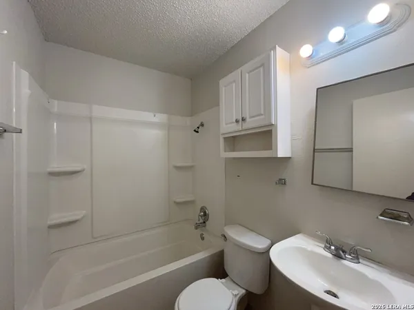 $995 | 8869 Meadow Trace Street, San Antonio, TX 78250