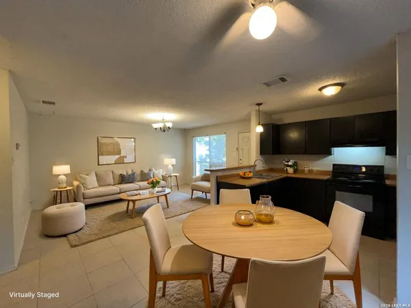 $995 | 8869 Meadow Trace Street, San Antonio, TX 78250