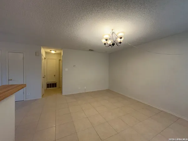 $995 | 8869 Meadow Trace Street, San Antonio, TX 78250