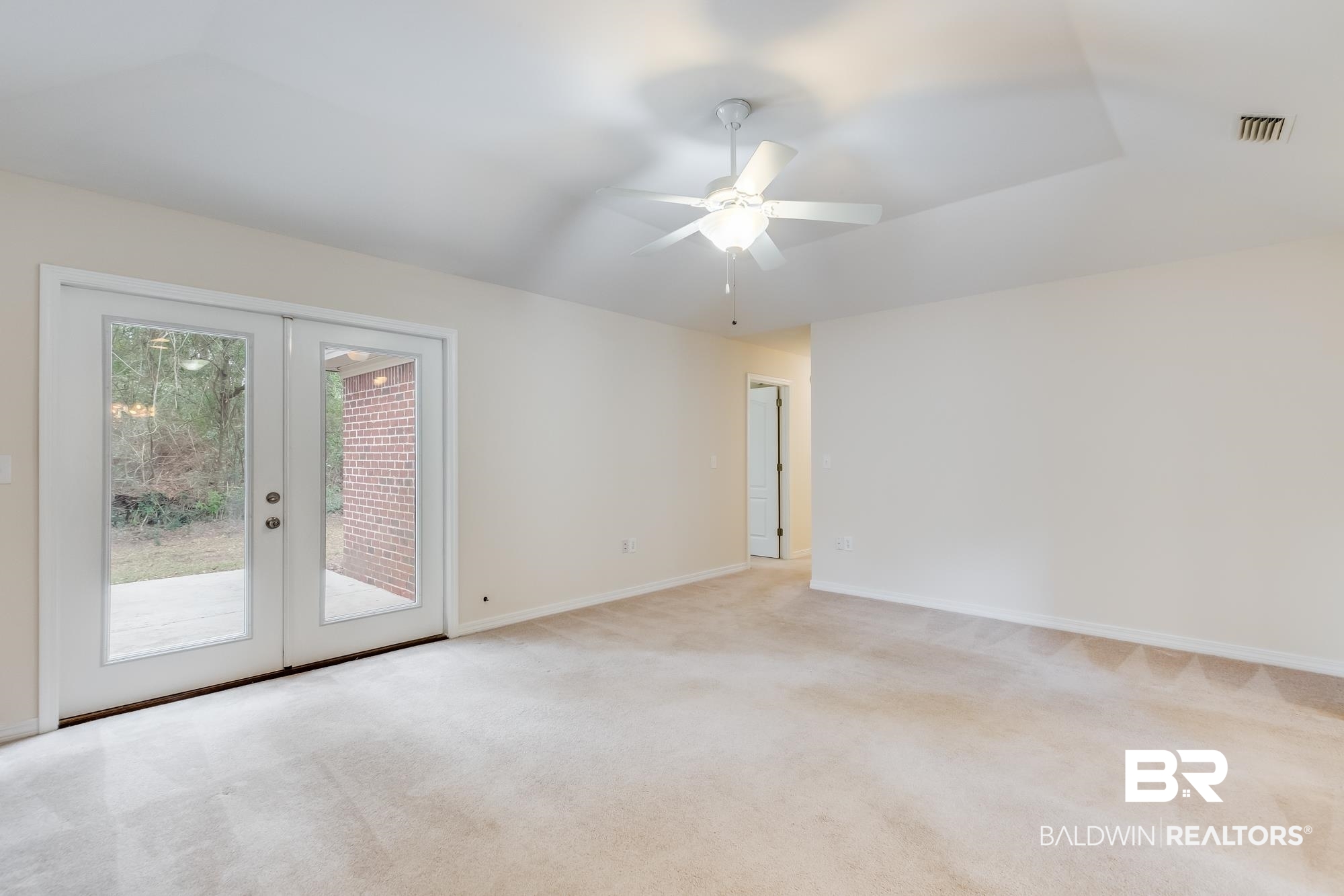 7363 Franklin Square Court Daphne, AL 36526 - Photo 9 of 31 Living Room