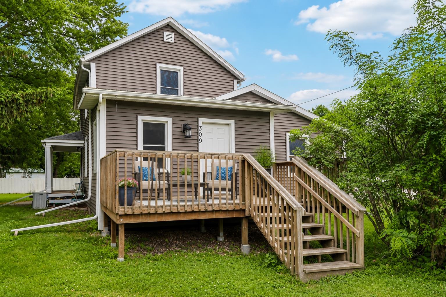 309 Cedar Street Baraboo, WI 53913 - Photo 4 of 55