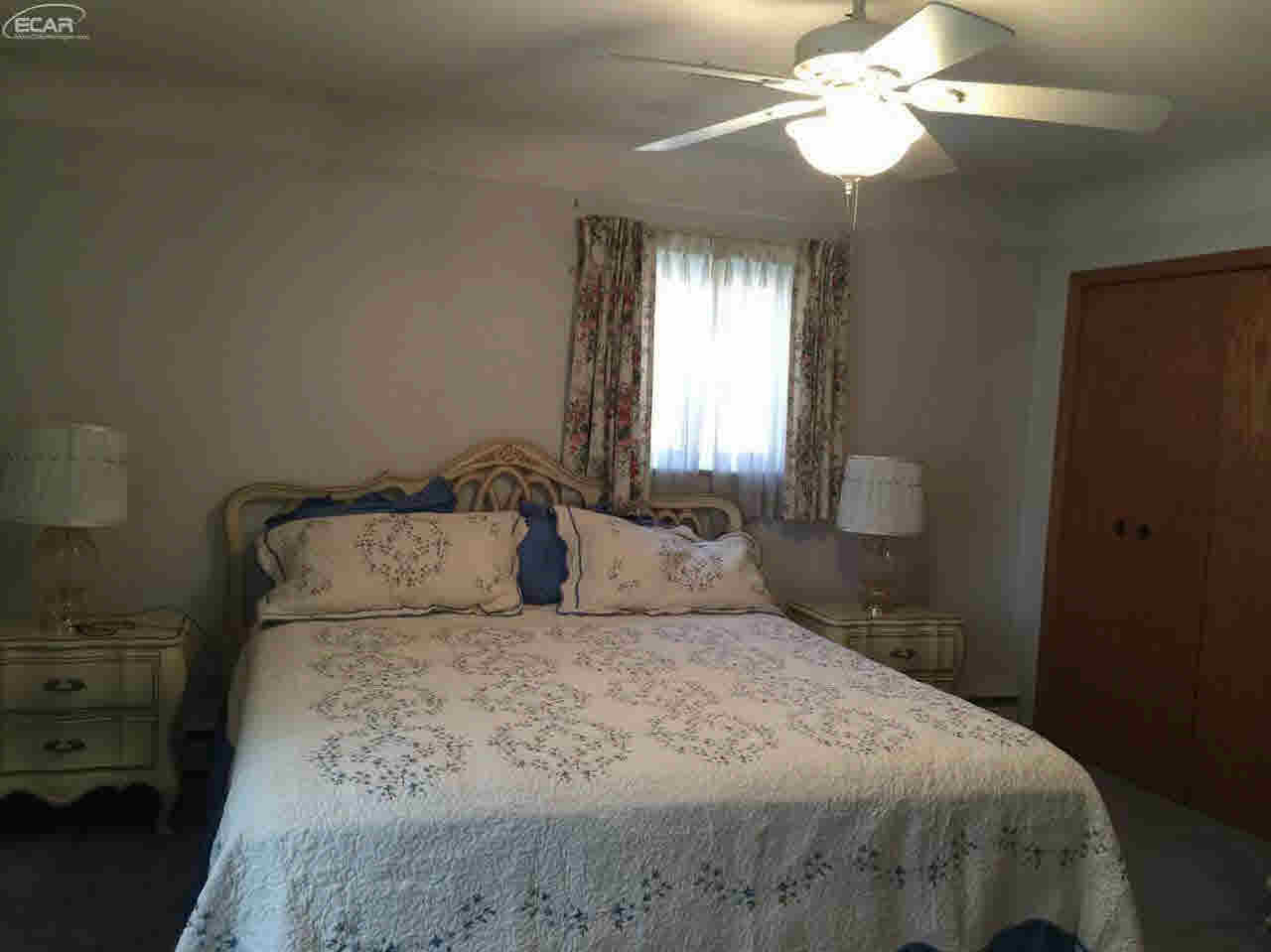 4132 Elms Road Flushing, MI 48433 - Photo 17 of 29 21149604-16.JPG
