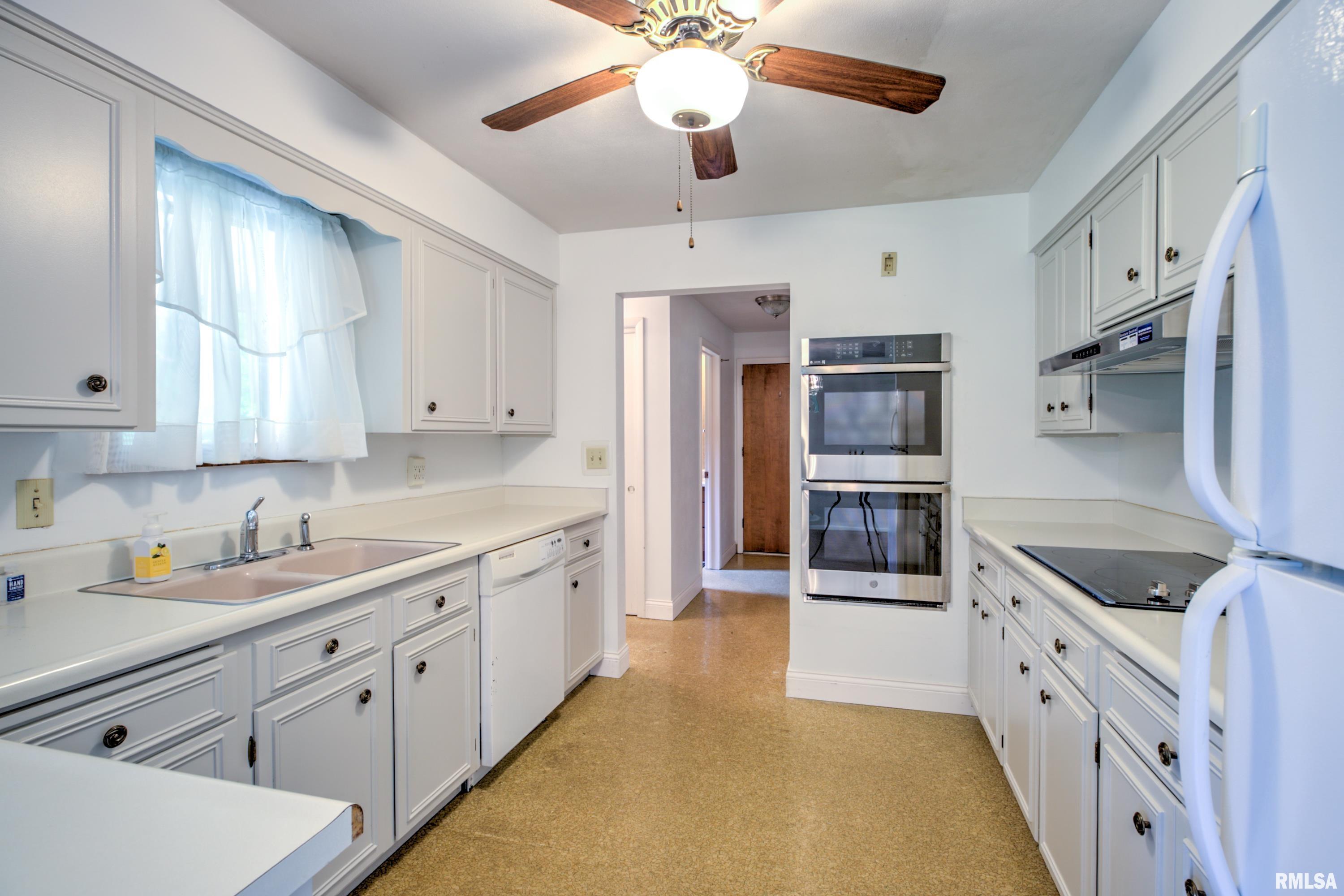6415 North Big Hollow Road Peoria, IL 61615 - Photo 23 of 71
