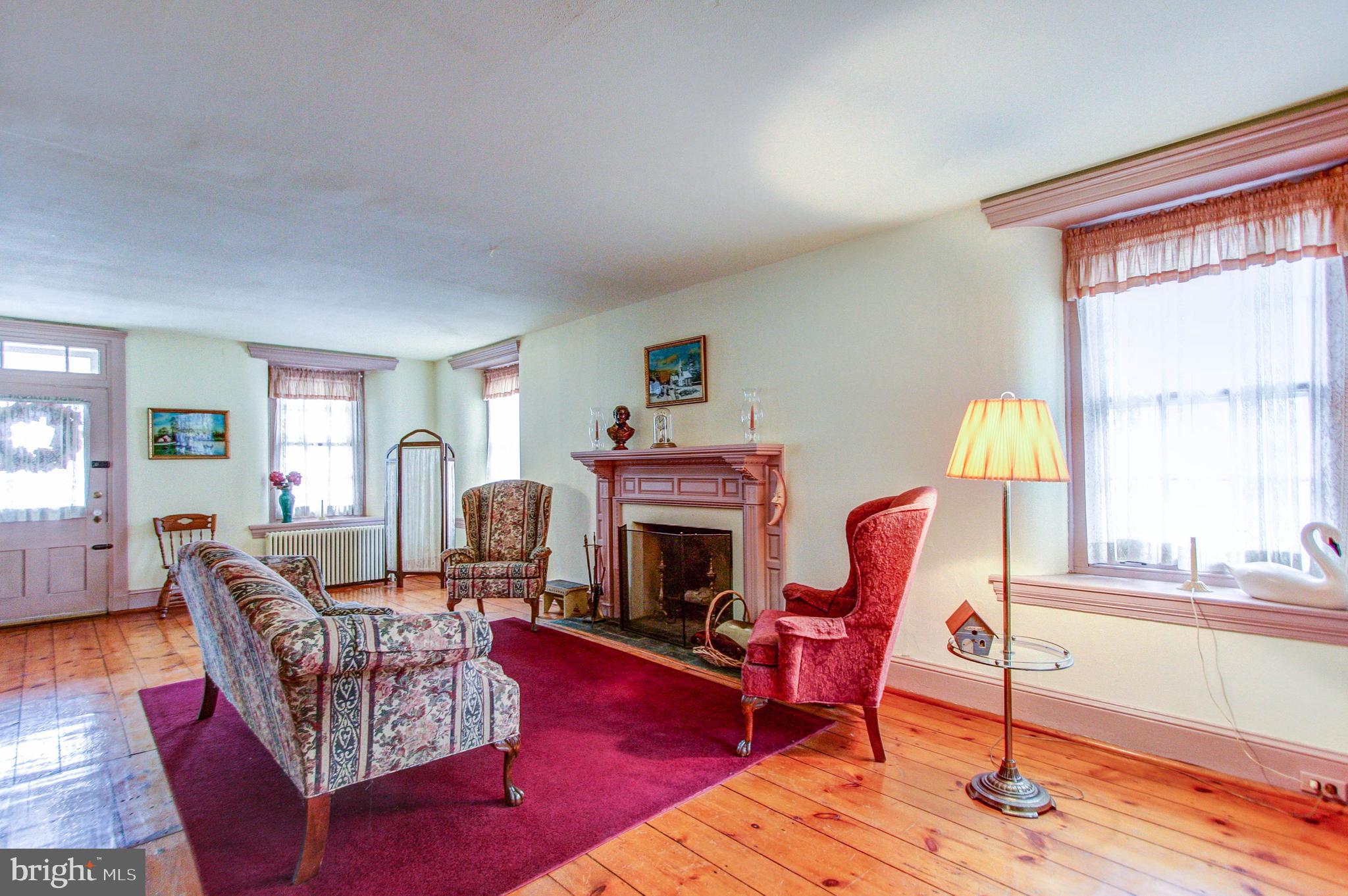 638 Newtown Road Warminster, PA 18974 - Photo 6 of 35 Gallery Image 6