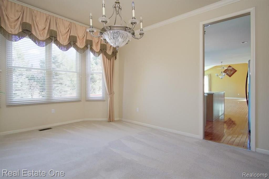4585 Chatford Court Rochester, MI 48306 - Photo 8 of 32