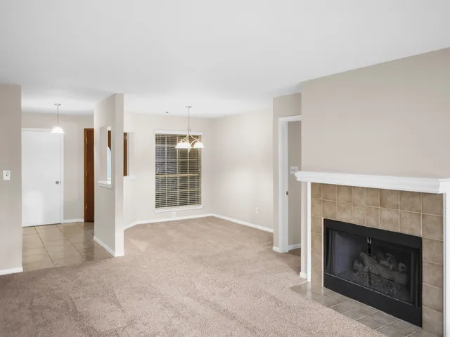 a view of a pathway with a house