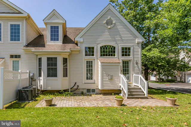 $575,000 | 6 Allura Court, Lawrence Township, NJ 08648