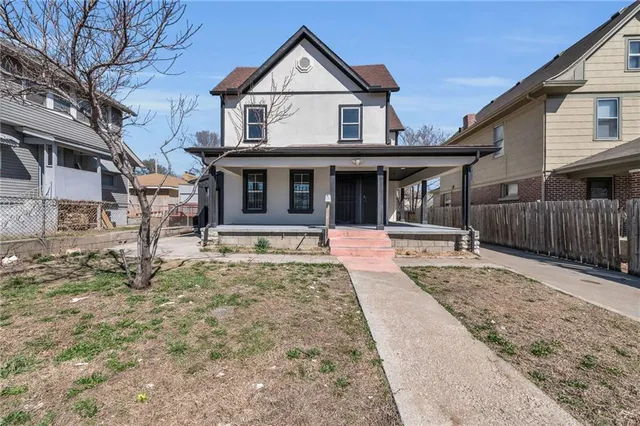 $1,295 | 5208 East 8th Street, Unit 1, Kansas City, MO 64124