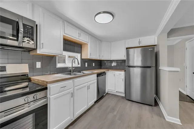 $1,295 | 5208 East 8th Street, Unit 1, Kansas City, MO 64124