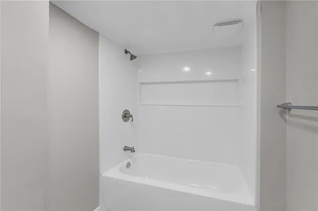 $1,295 | 5208 East 8th Street, Unit 1, Kansas City, MO 64124