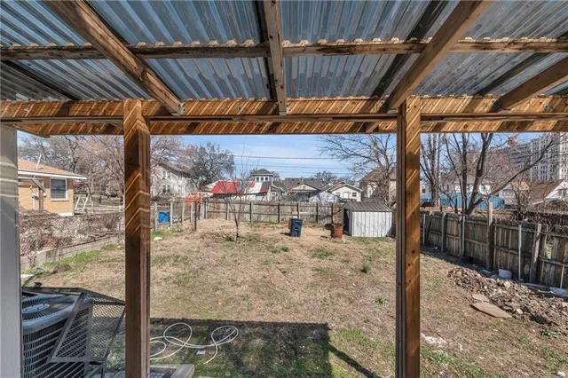 $1,295 | 5208 East 8th Street, Unit 1, Kansas City, MO 64124