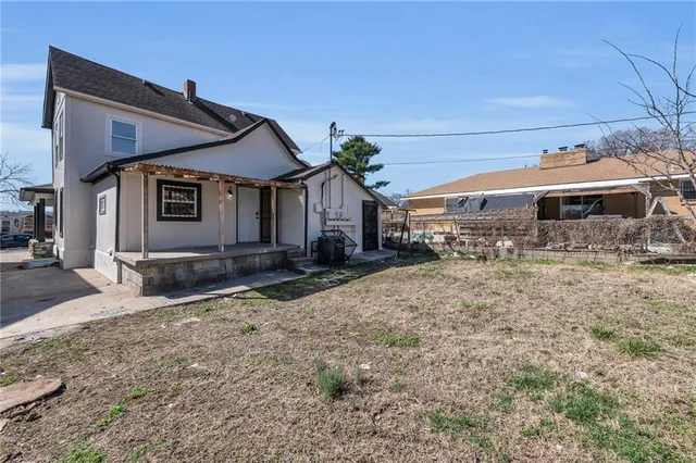 $1,295 | 5208 East 8th Street, Unit 1, Kansas City, MO 64124